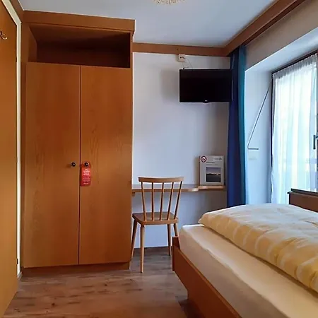 Zu Hause Bed & Breakfast 3*